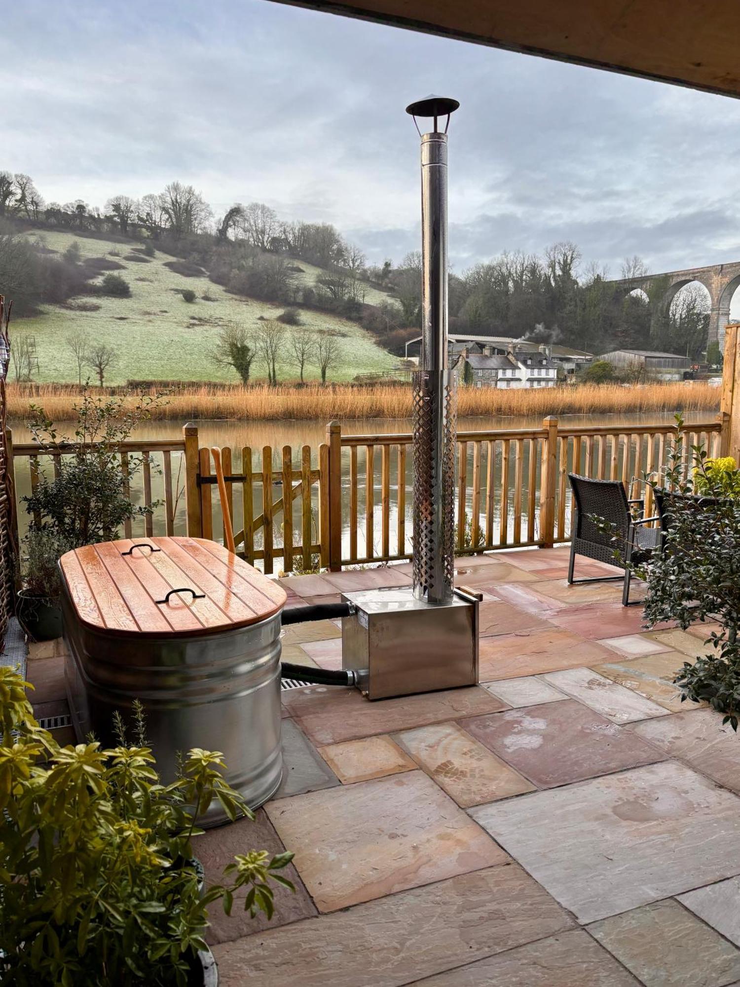 Viaduct River View & Outdoor Bath - Couples Retreat Calstock Bagian luar foto