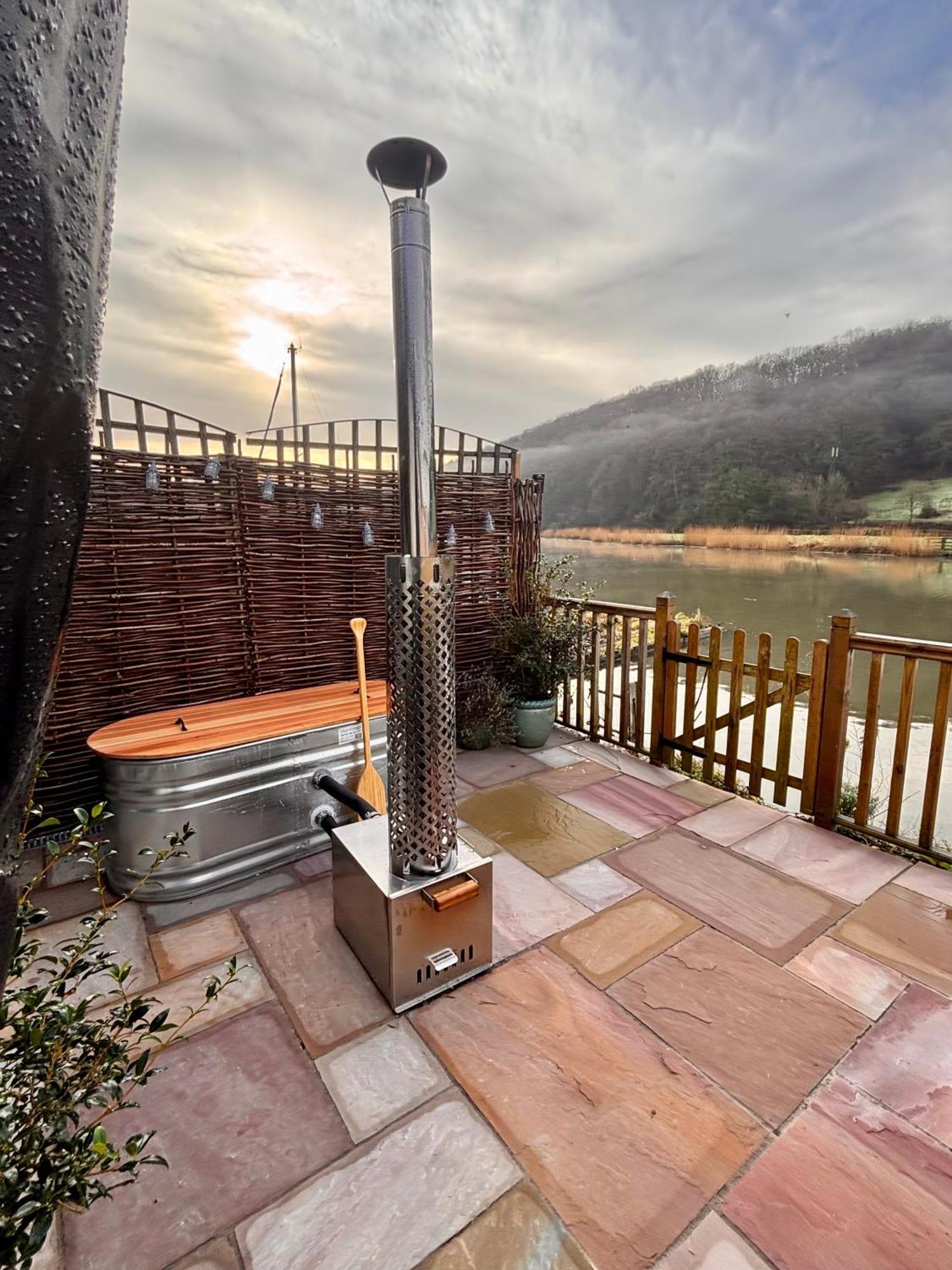 Viaduct River View & Outdoor Bath - Couples Retreat Calstock Bagian luar foto