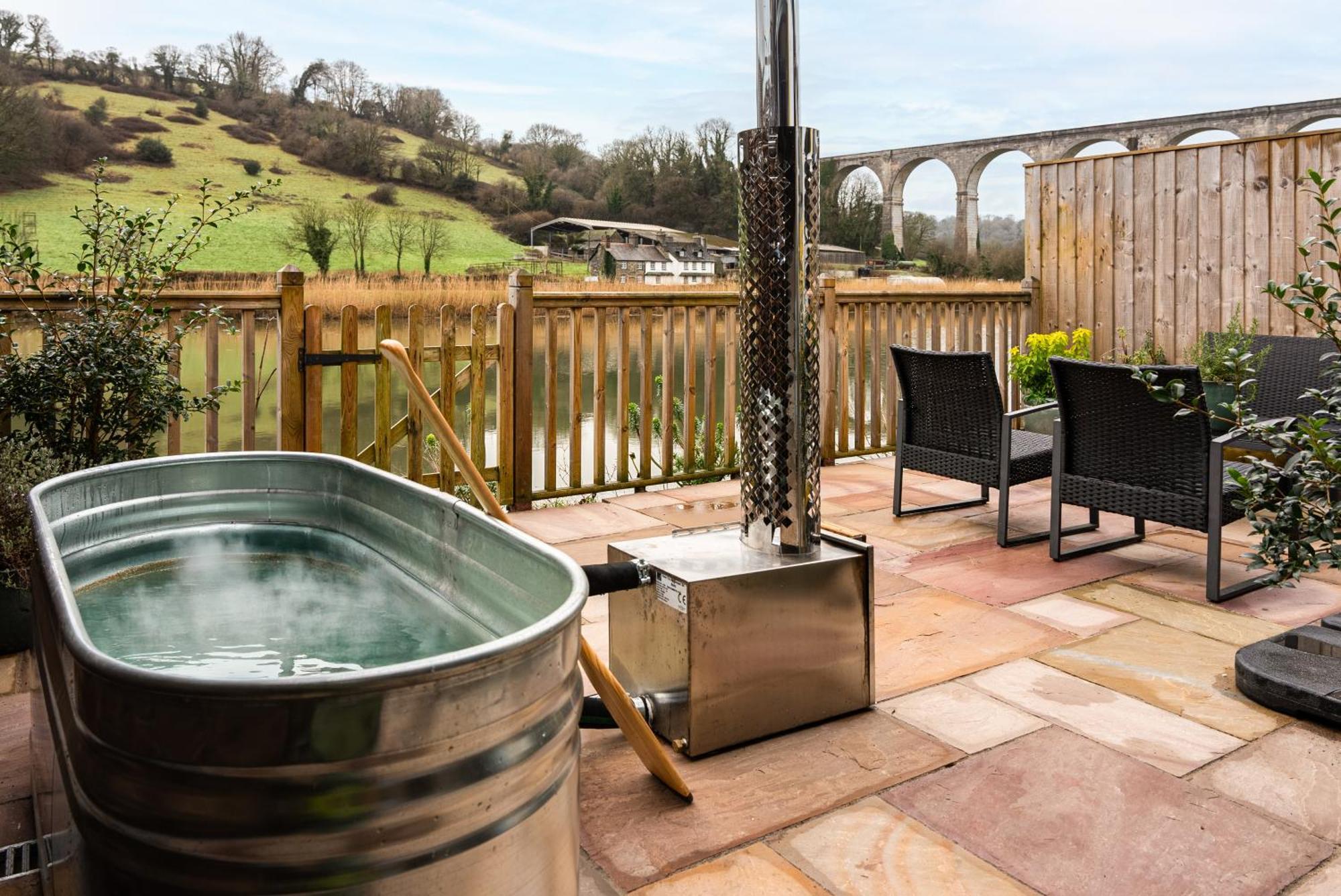 Viaduct River View & Outdoor Bath - Couples Retreat Calstock Bagian luar foto